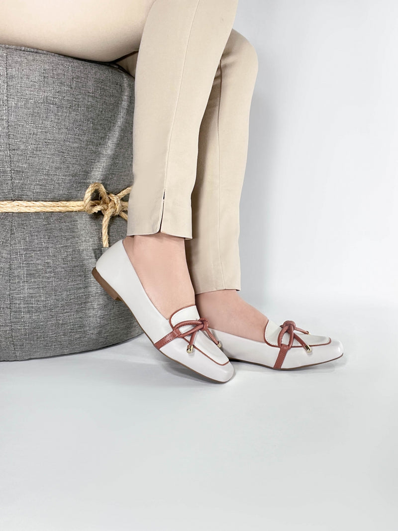Mocassim Feminino Rasteiro Off White